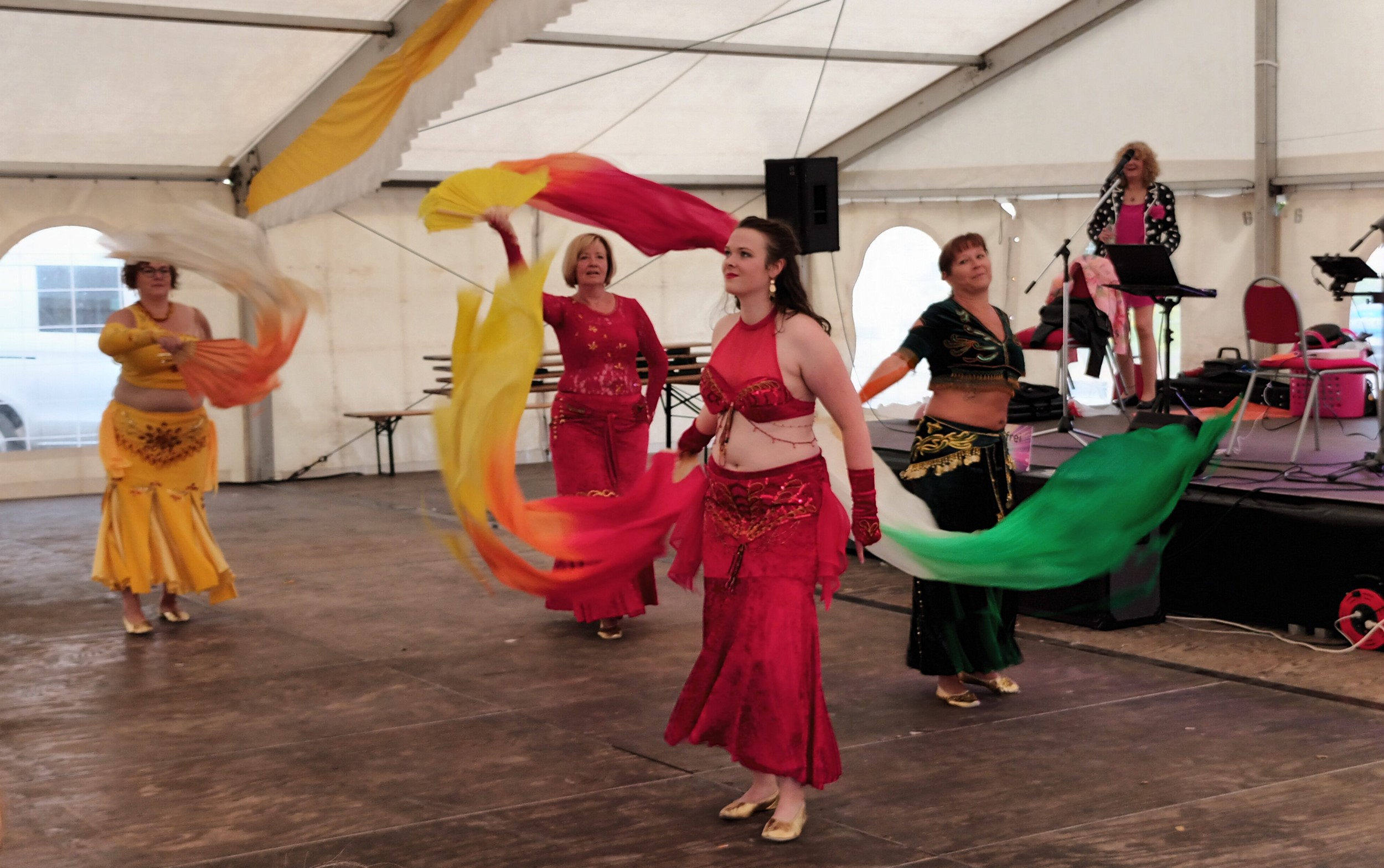 Bauchtanz auf dem Dorffest